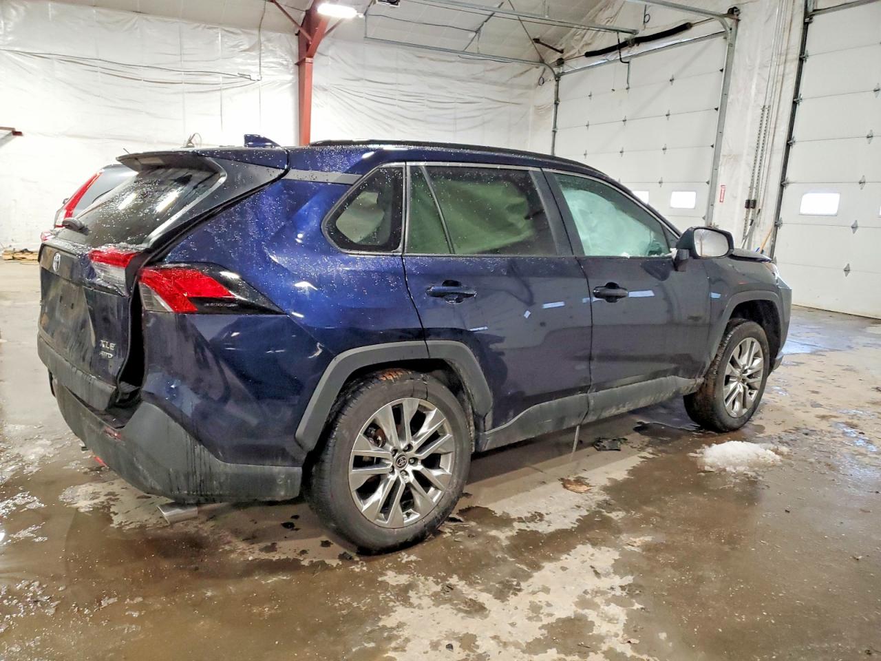 2024 TOYOTA RAV4 XLE PREMIUM photo 3
