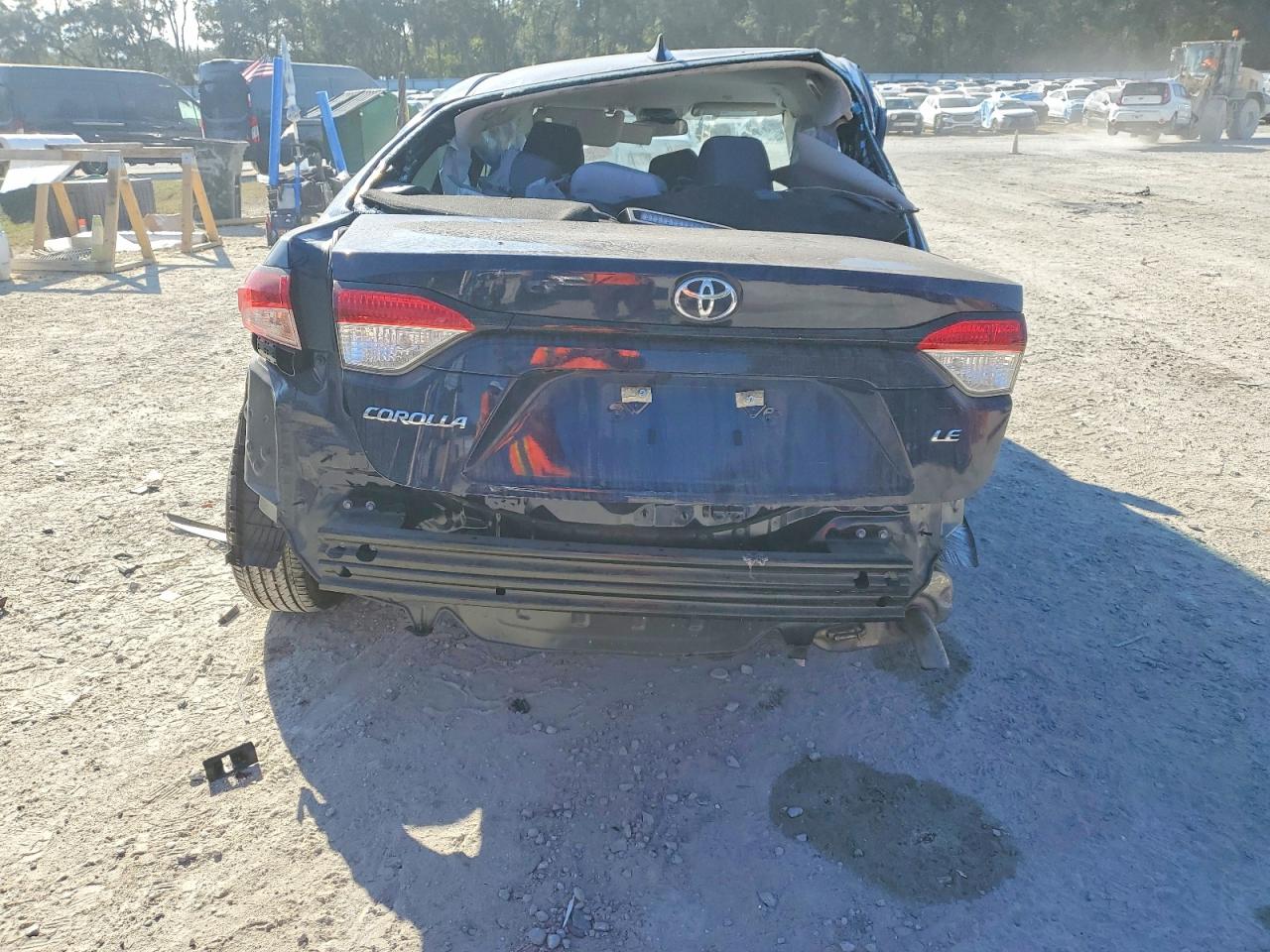 2025 TOYOTA COROLLA LE photo 6