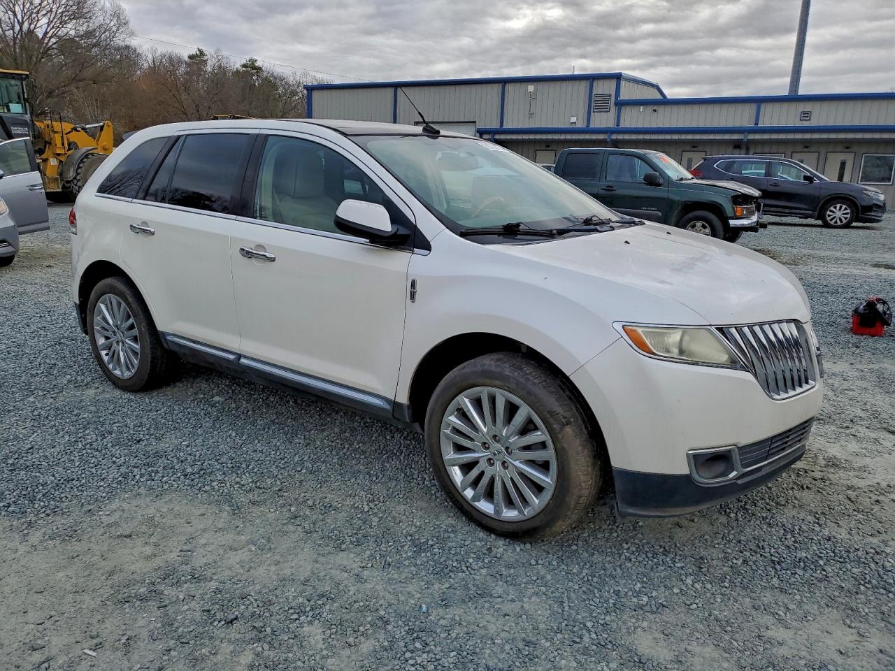 2011 LINCOLN MKX photo 4
