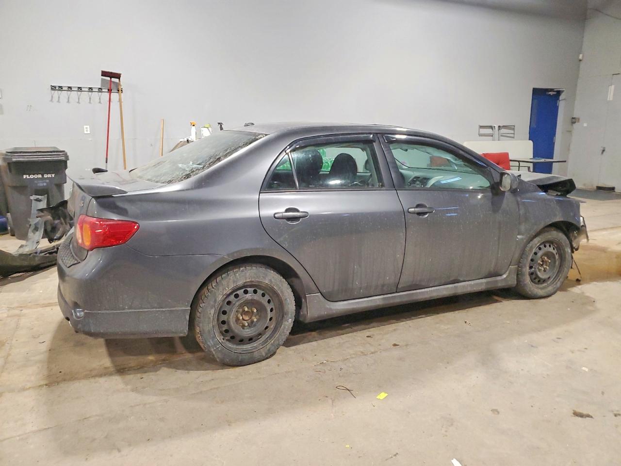 2010 TOYOTA COROLLA BASE photo 3