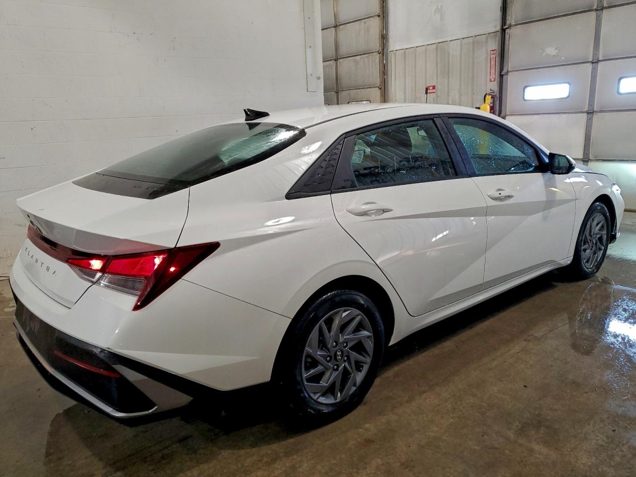 2024 HYUNDAI ELANTRA SEL photo 3