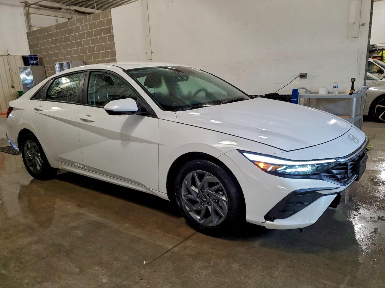 2024 HYUNDAI ELANTRA SEL photo 4