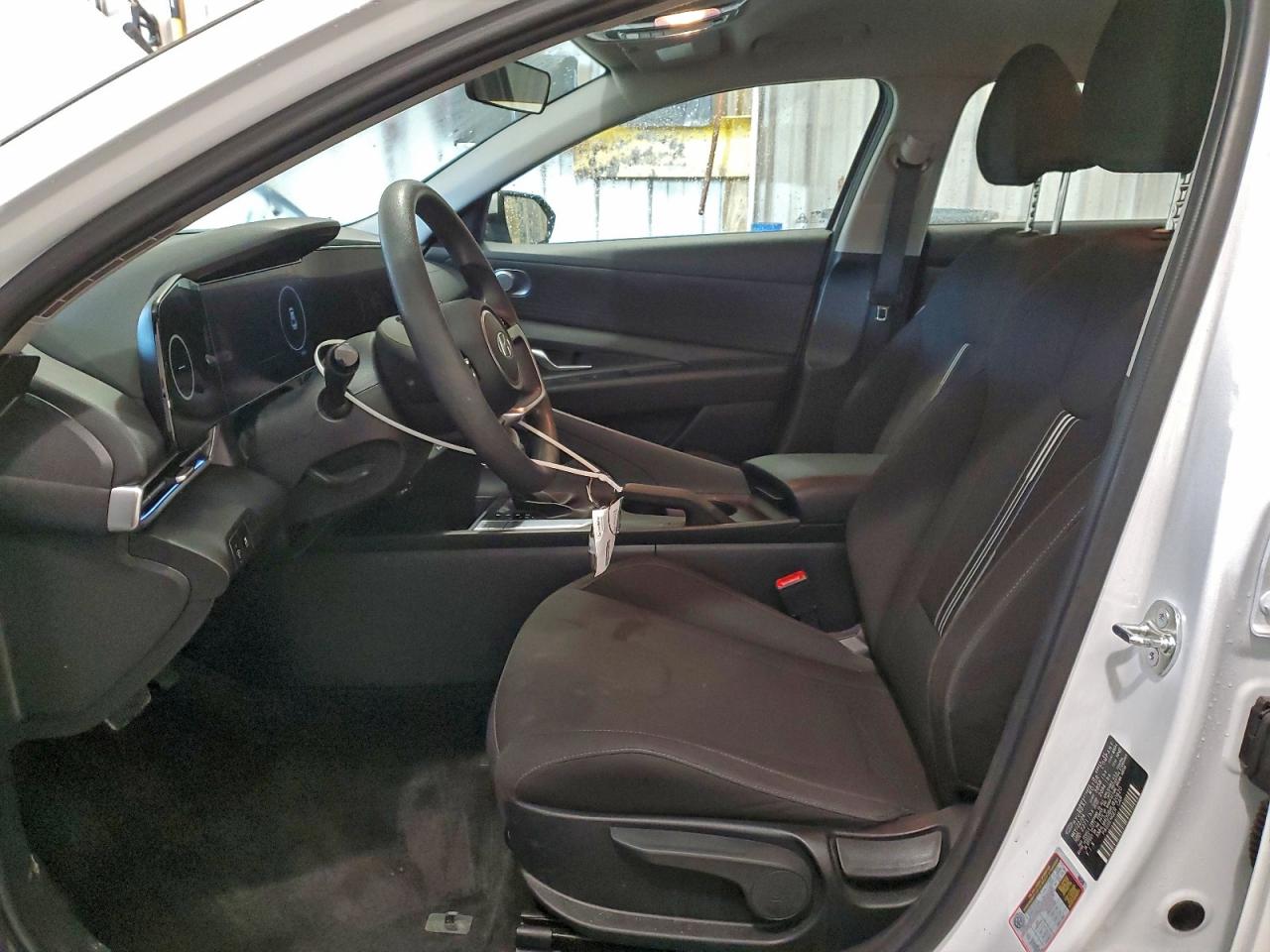 2024 HYUNDAI ELANTRA SEL photo 7