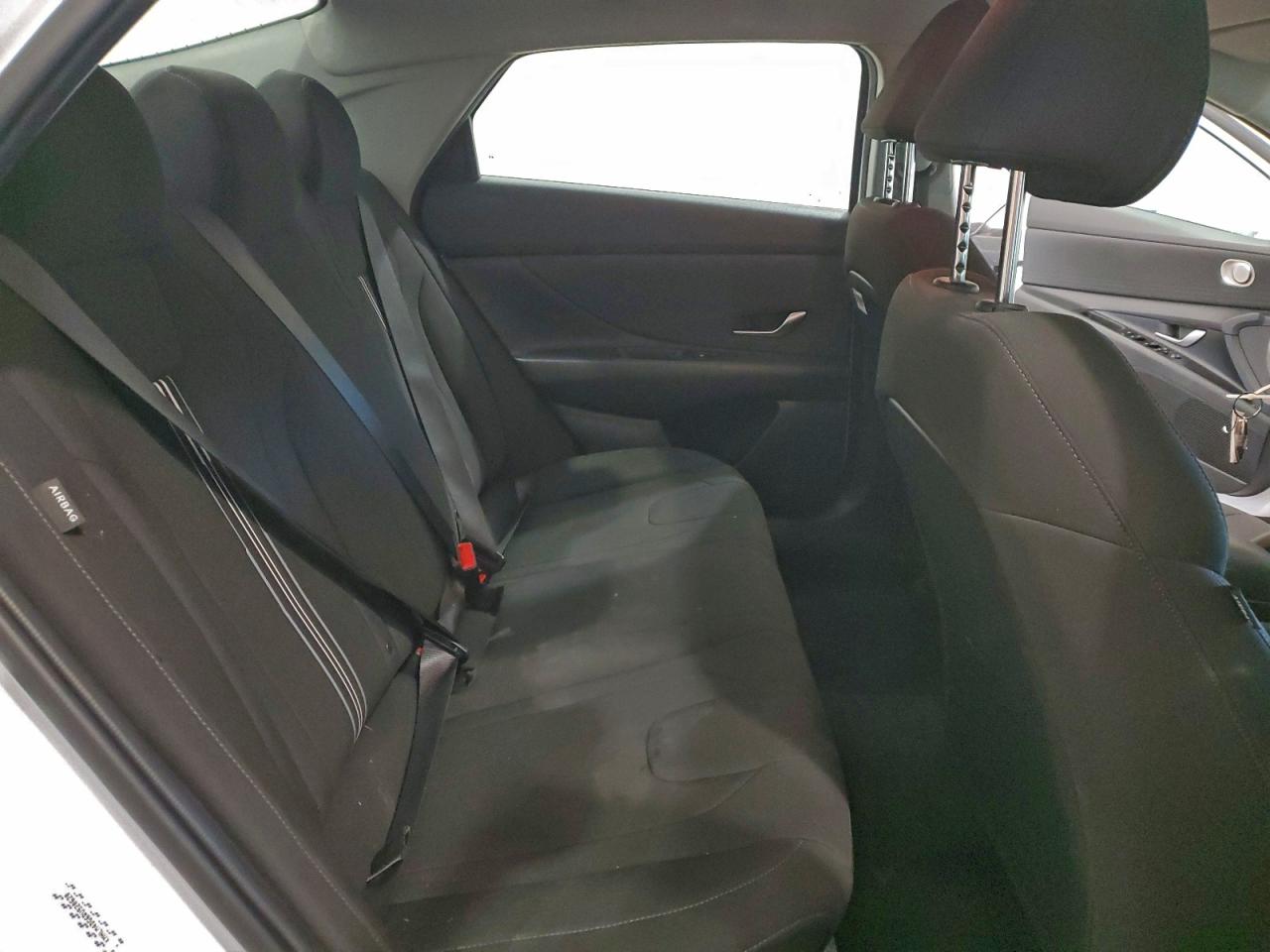 2024 HYUNDAI ELANTRA SEL photo 10