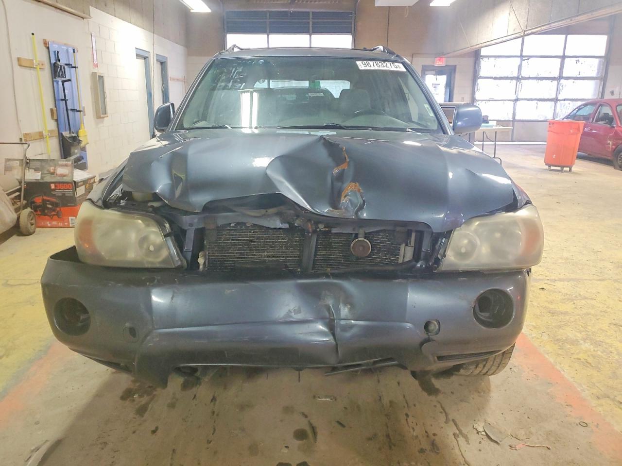 2004 TOYOTA HIGHLANDER photo 5