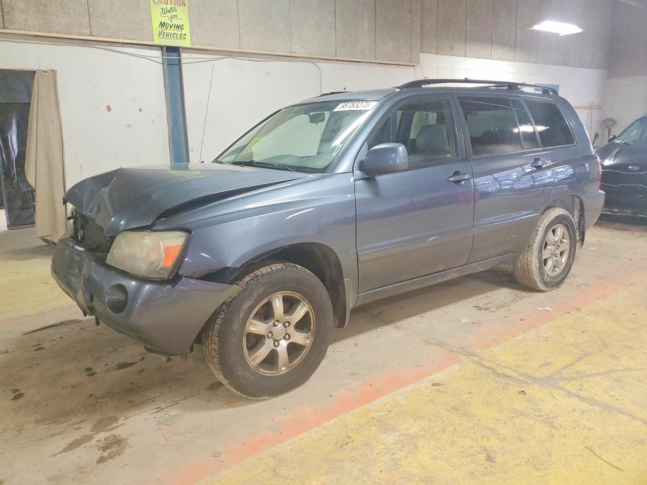 2004 TOYOTA HIGHLANDER