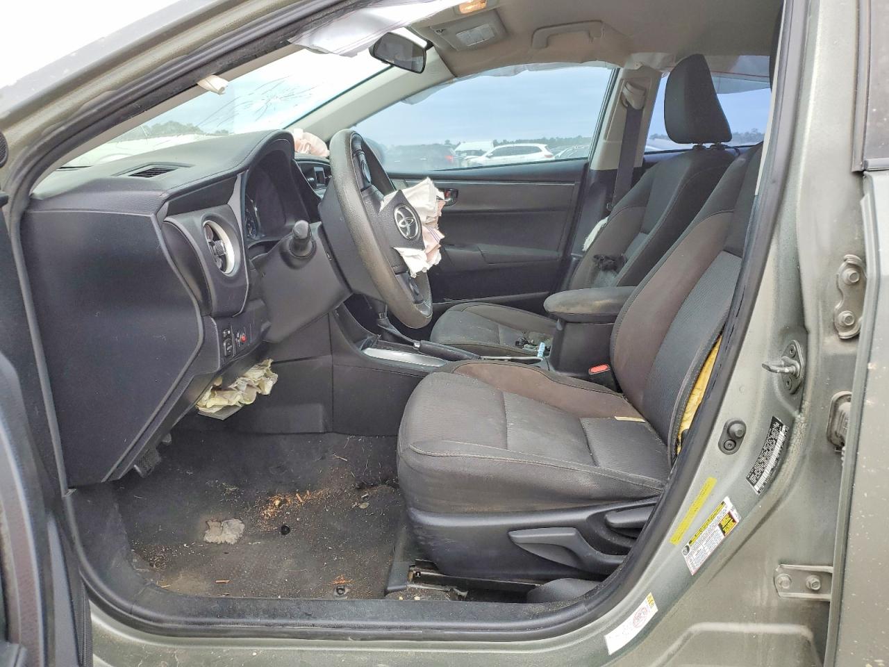 2017 TOYOTA COROLLA L photo 7