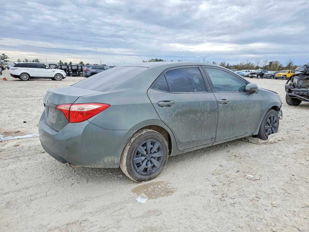 2017 TOYOTA COROLLA L photo 3