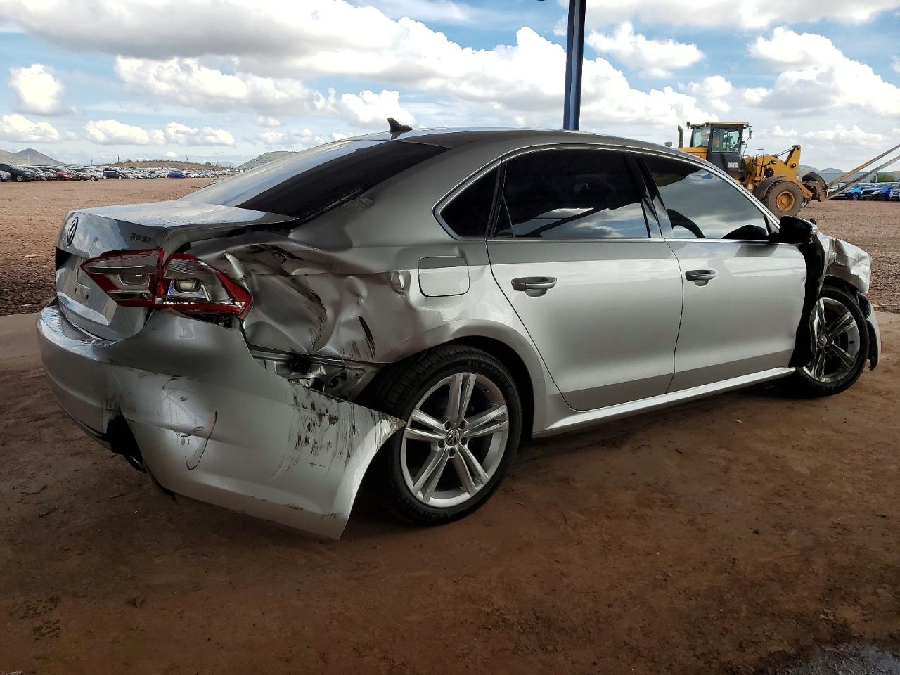 2012 VOLKSWAGEN PASSAT SE photo 3