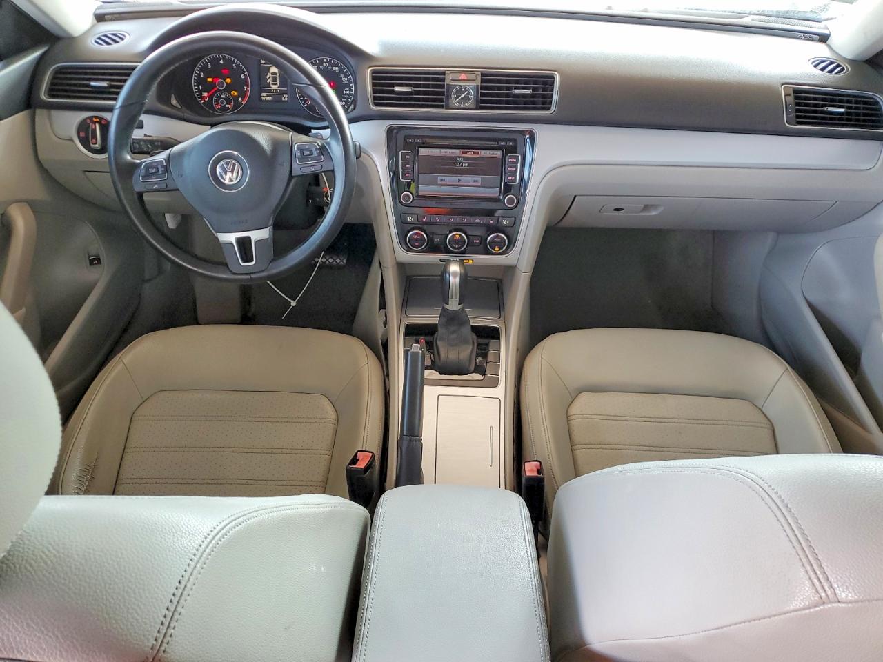 2012 VOLKSWAGEN PASSAT SE photo 8