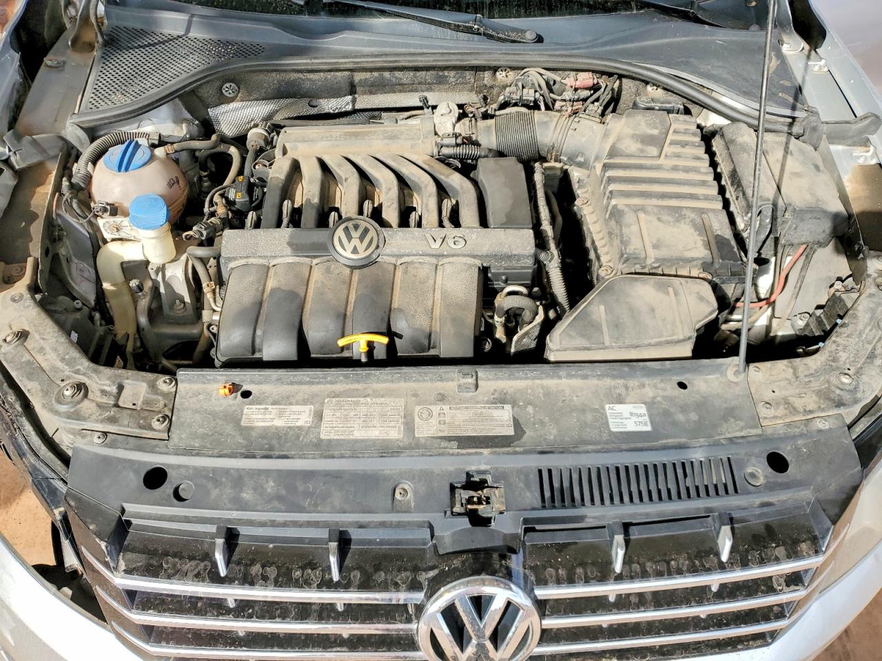 2012 VOLKSWAGEN PASSAT SE photo 11