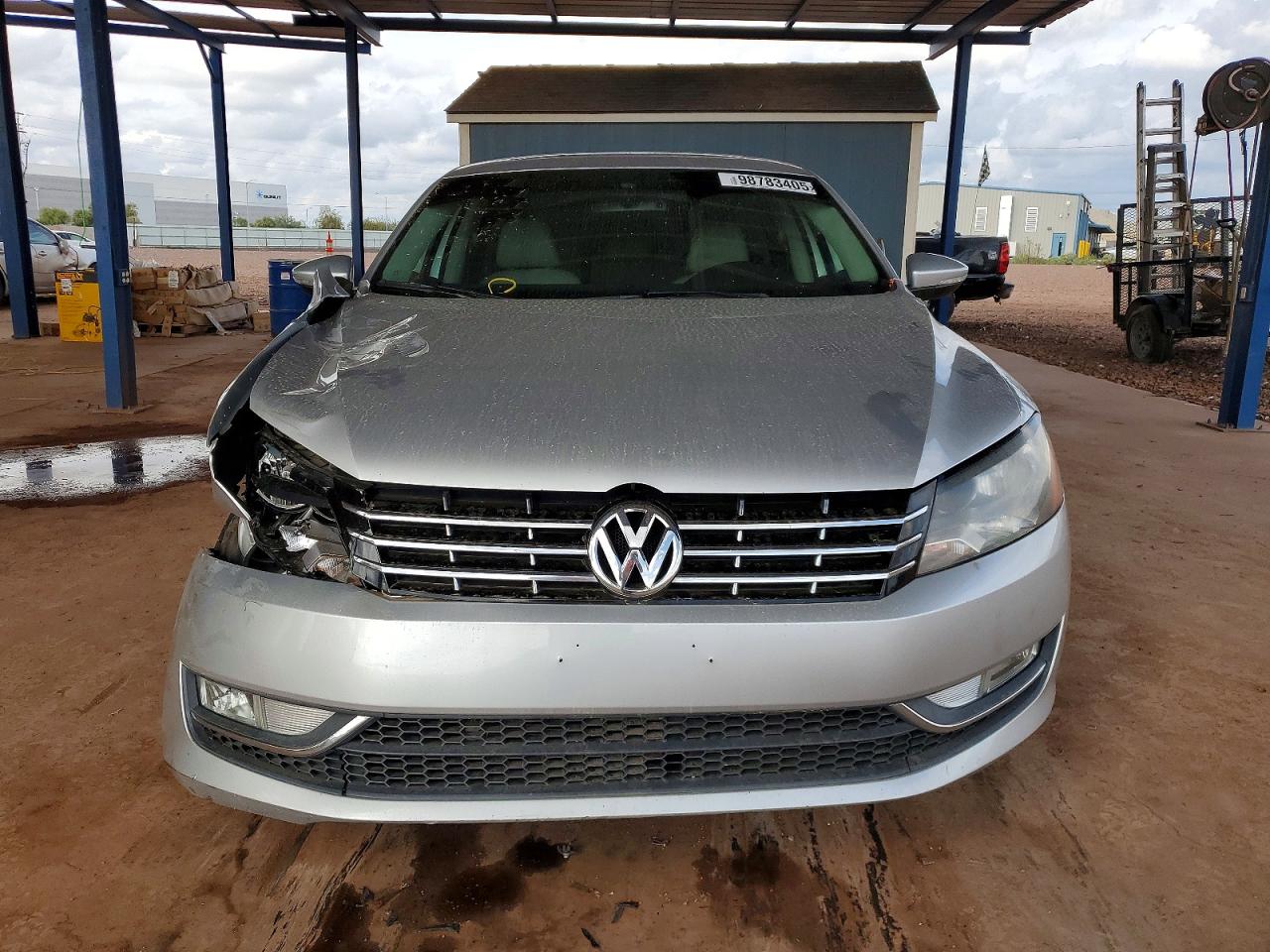 2012 VOLKSWAGEN PASSAT SE photo 5