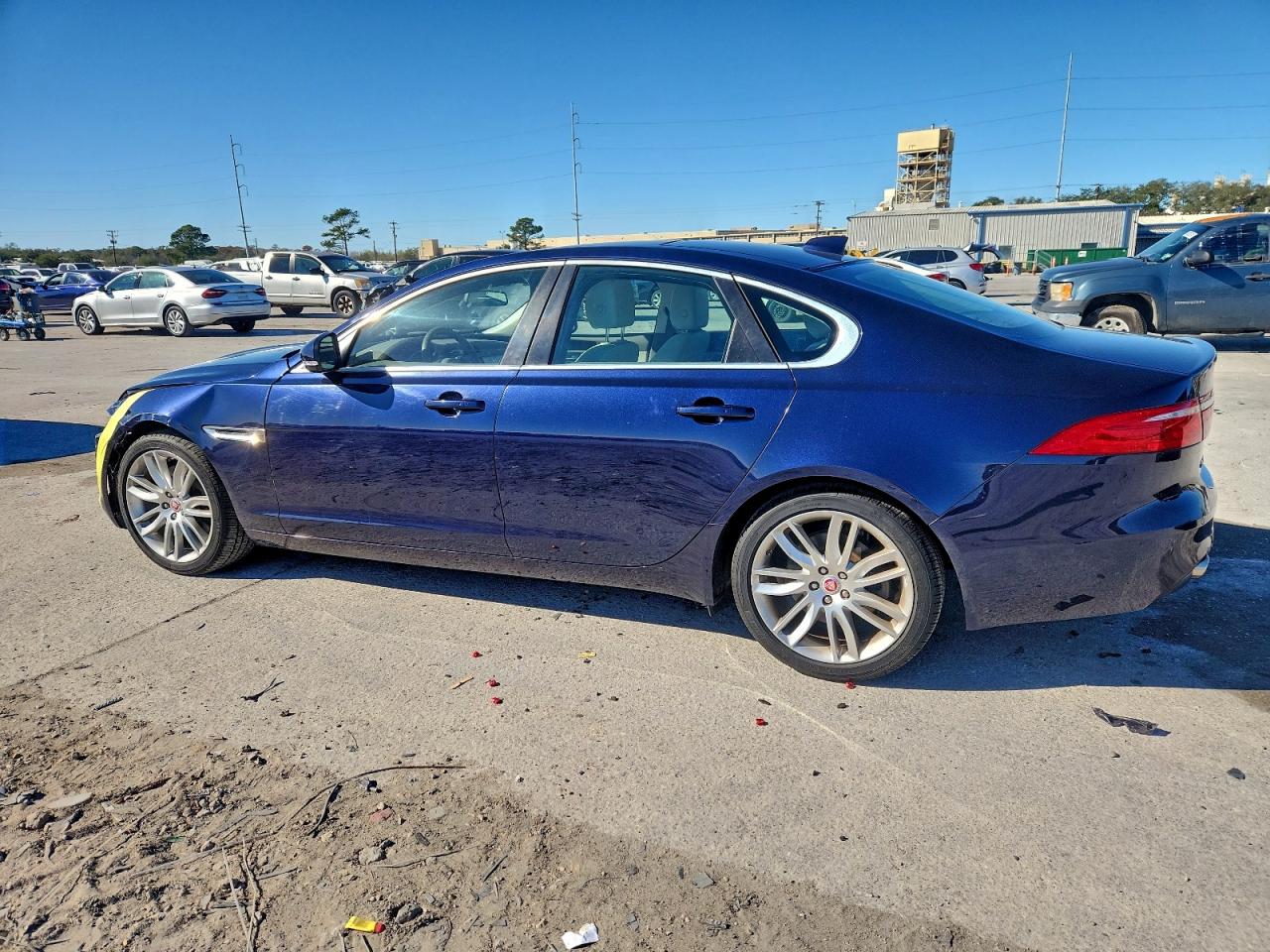 2016 JAGUAR XF PRESTIGE photo 2