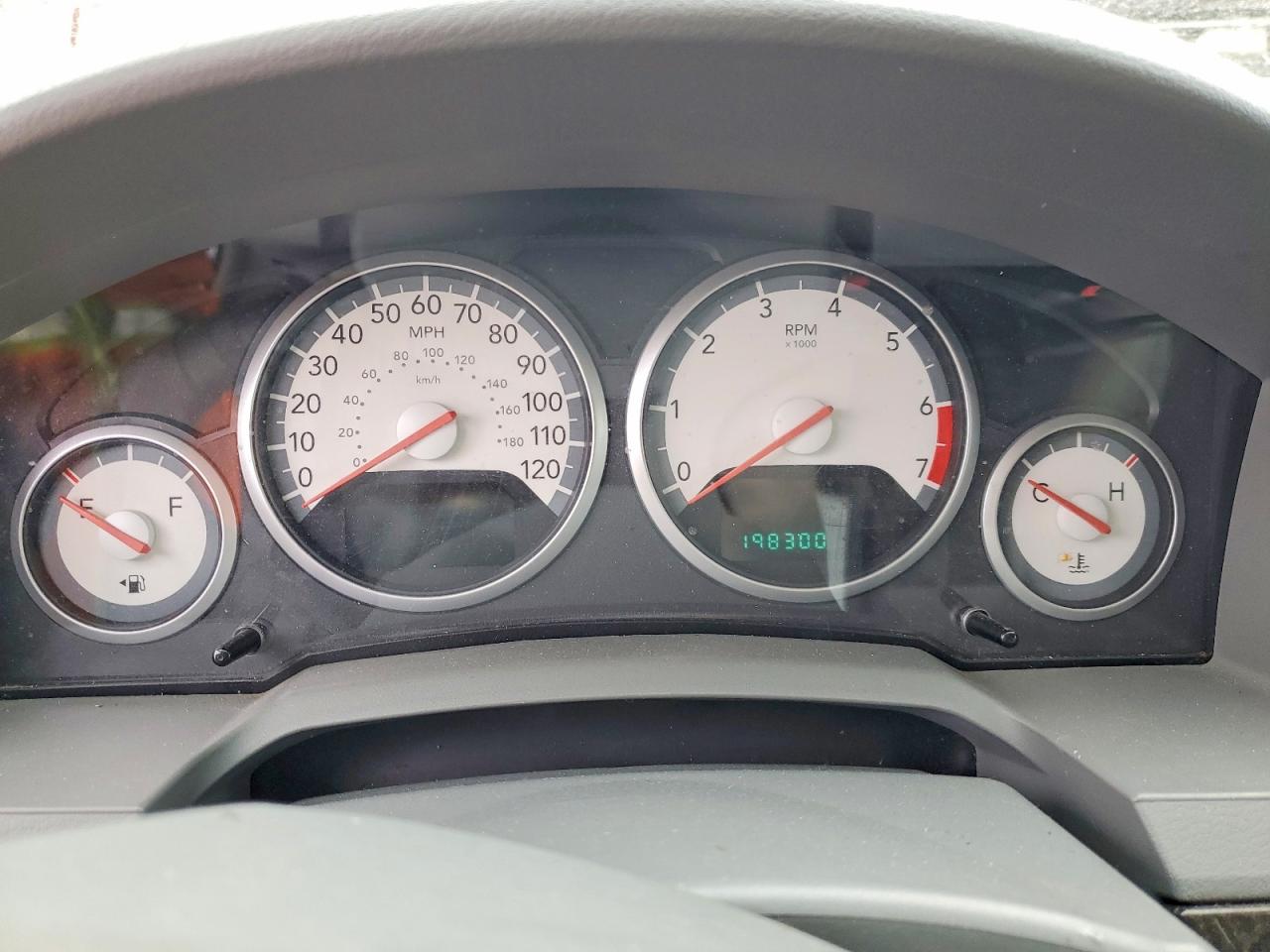 2010 DODGE GRAND CARAVAN SXT photo 9
