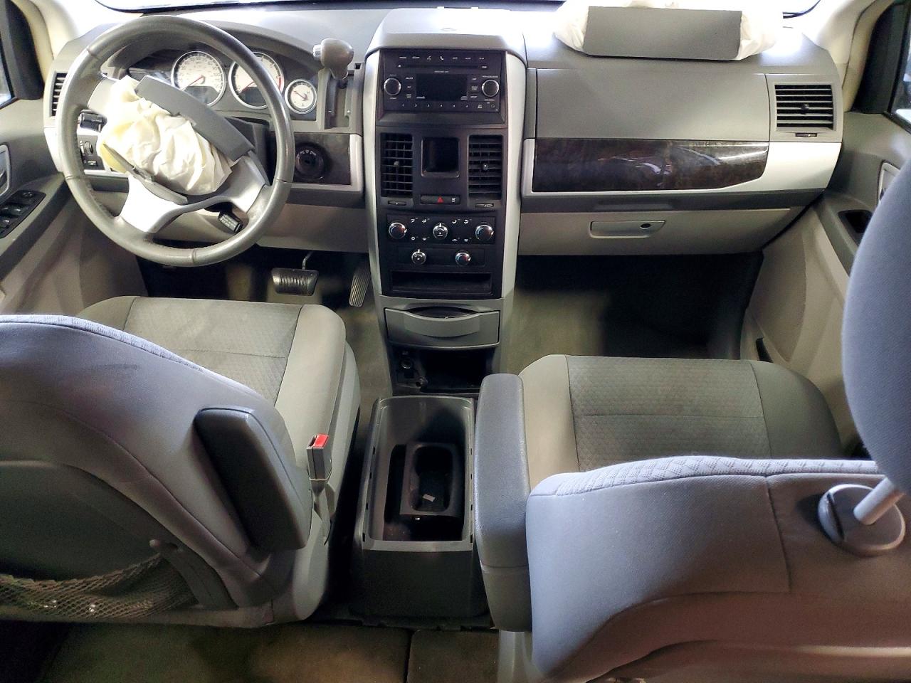 2010 DODGE GRAND CARAVAN SXT photo 8
