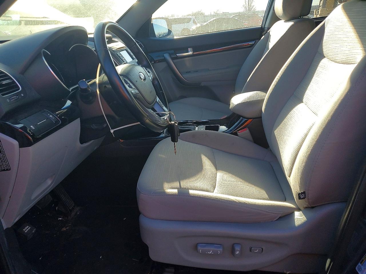 2014 KIA SORENTO LX photo 7