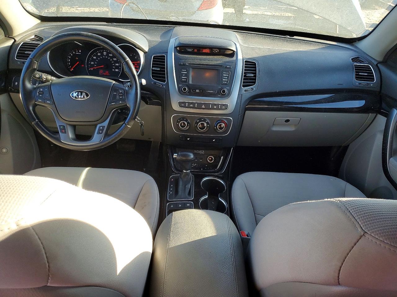 2014 KIA SORENTO LX photo 8