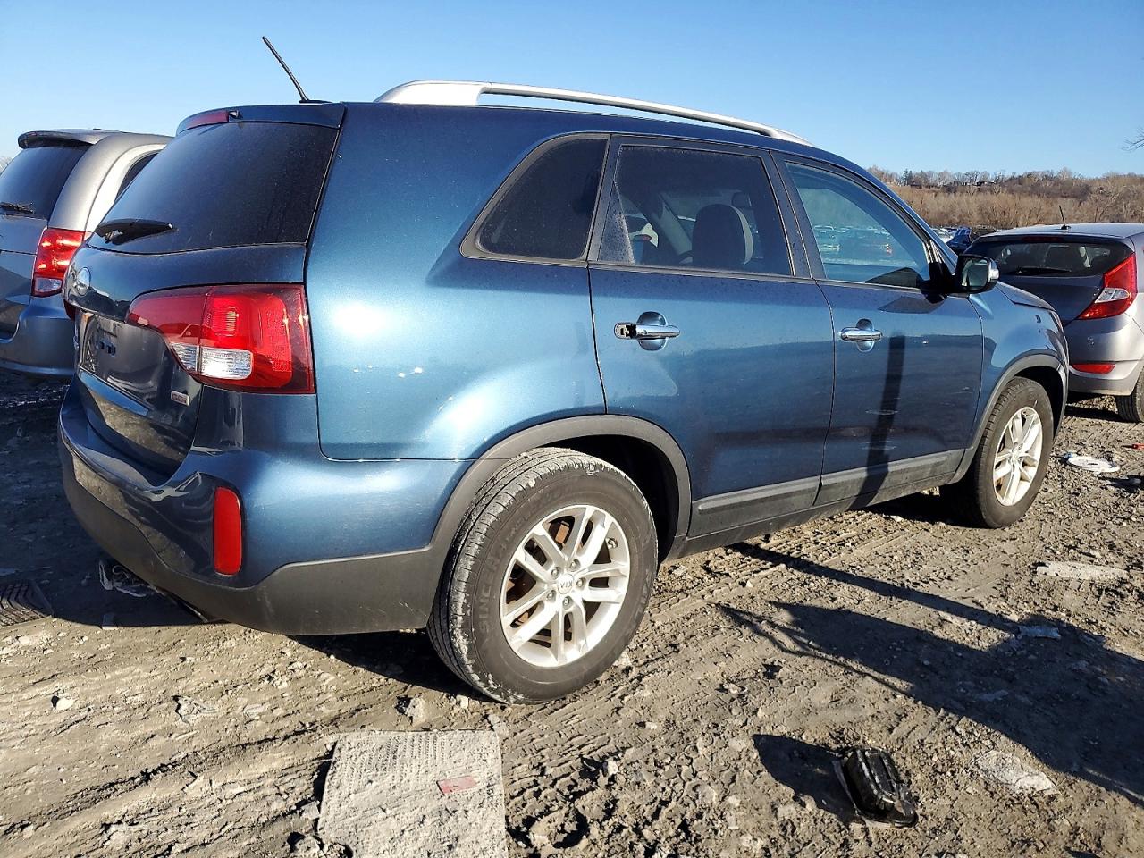 2014 KIA SORENTO LX photo 3