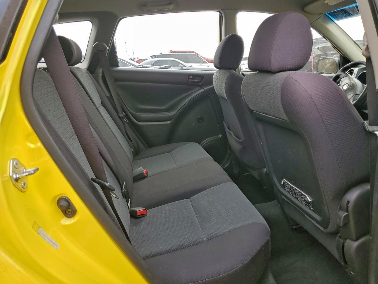2004 TOYOTA COROLLA MATRIX XR photo 10