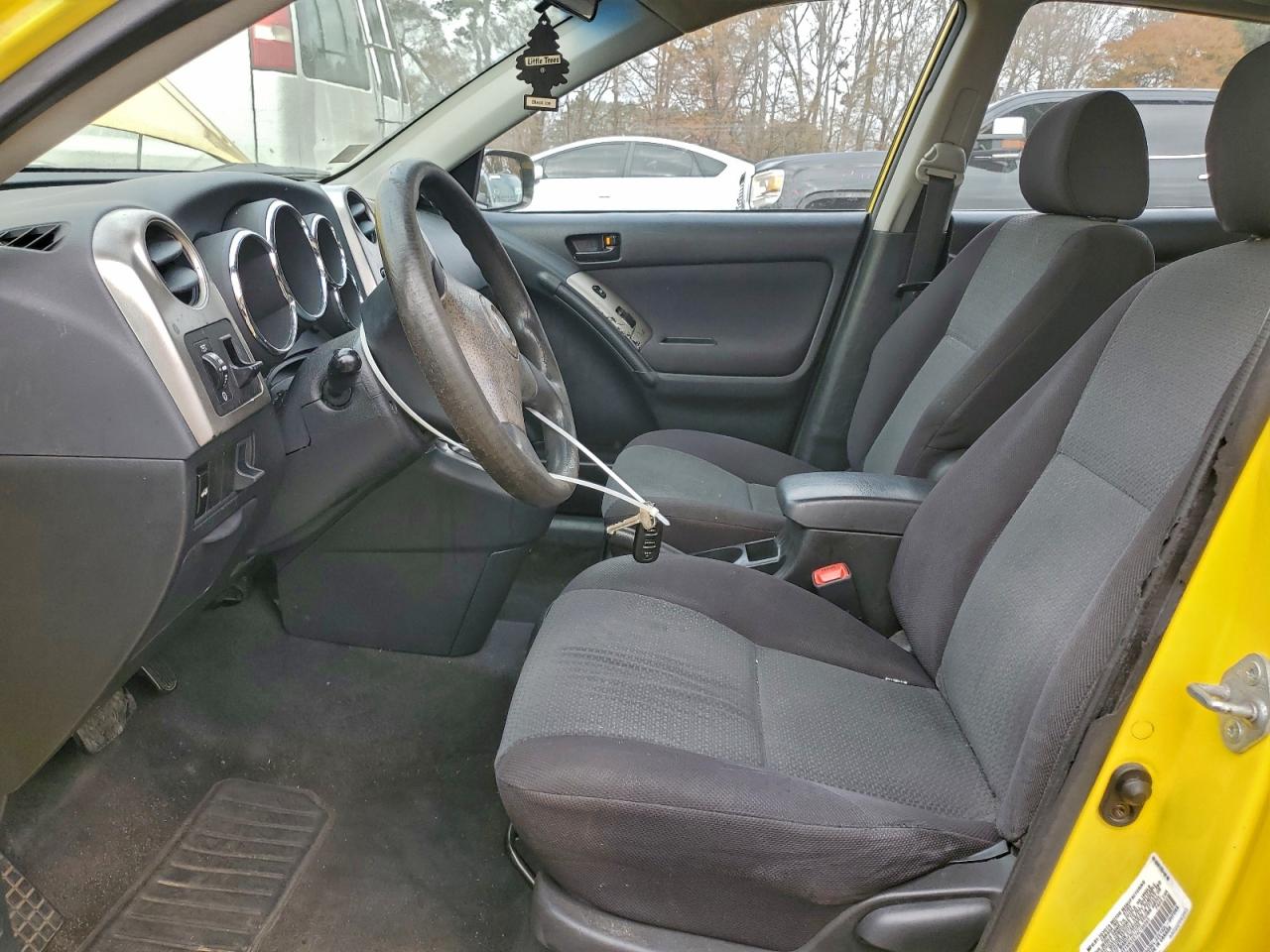 2004 TOYOTA COROLLA MATRIX XR photo 7