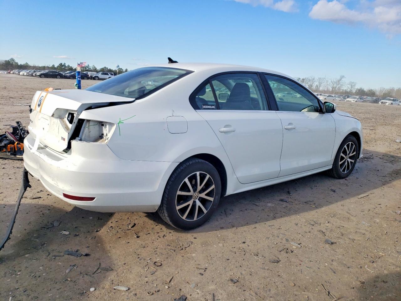 2017 VOLKSWAGEN JETTA SE photo 3