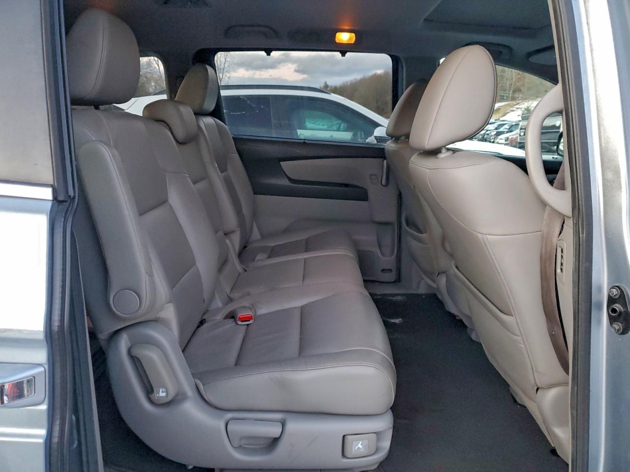 2012 HONDA ODYSSEY EXL photo 11