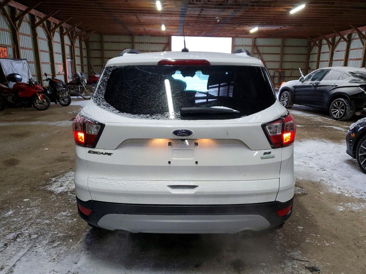 2017 FORD ESCAPE SE photo 6