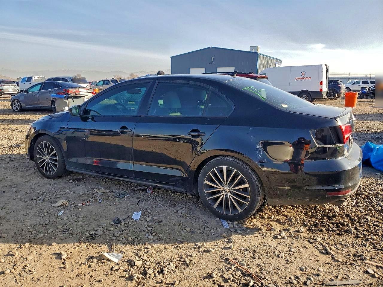 2015 VOLKSWAGEN JETTA SE photo 3