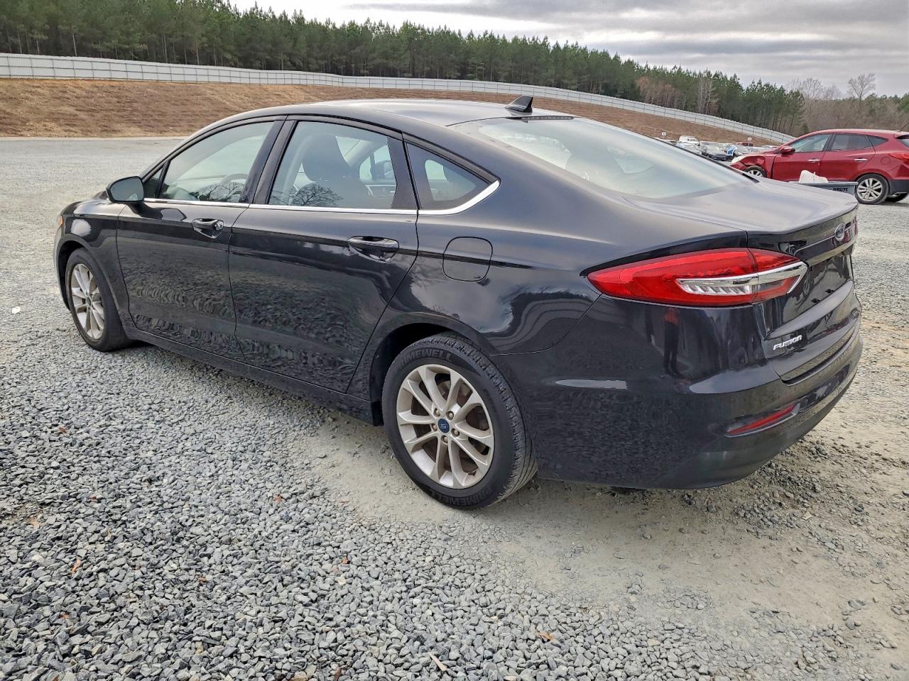 2019 FORD FUSION SE photo 2