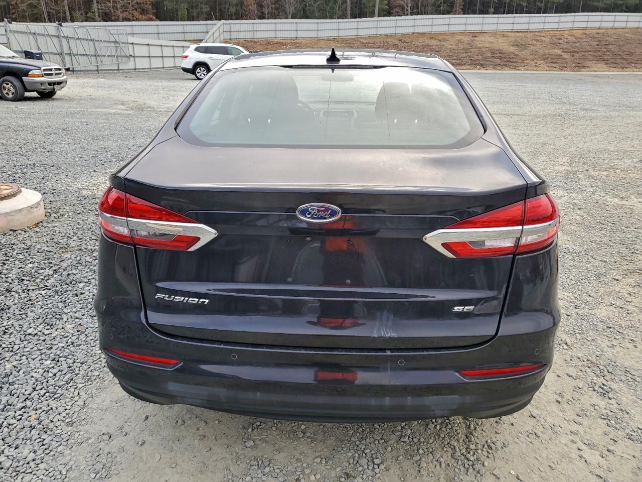2019 FORD FUSION SE photo 6