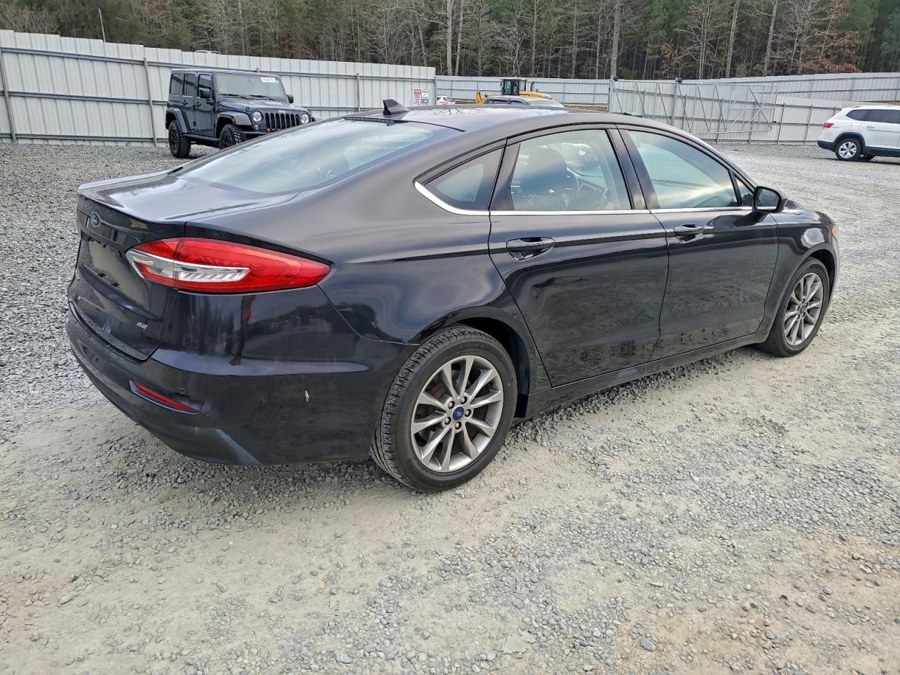 2019 FORD FUSION SE photo 3