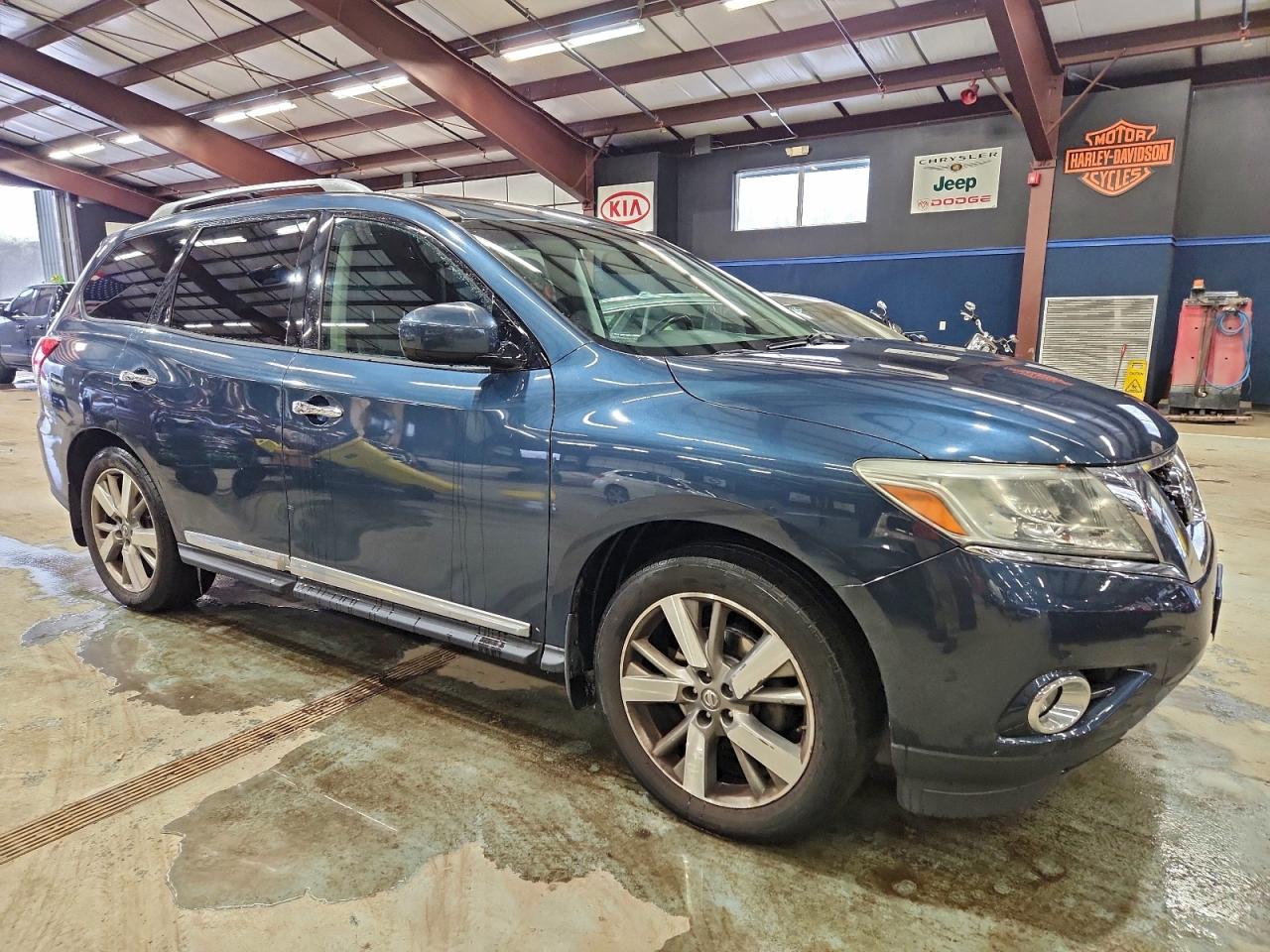 2013 NISSAN PATHFINDER S photo 4