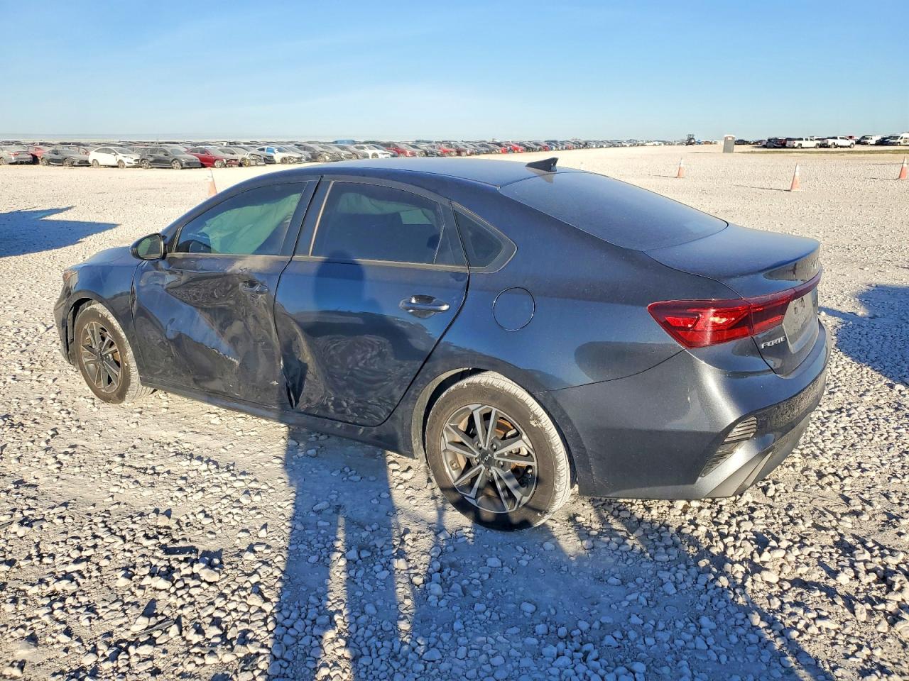 2024 KIA FORTE LX photo 3