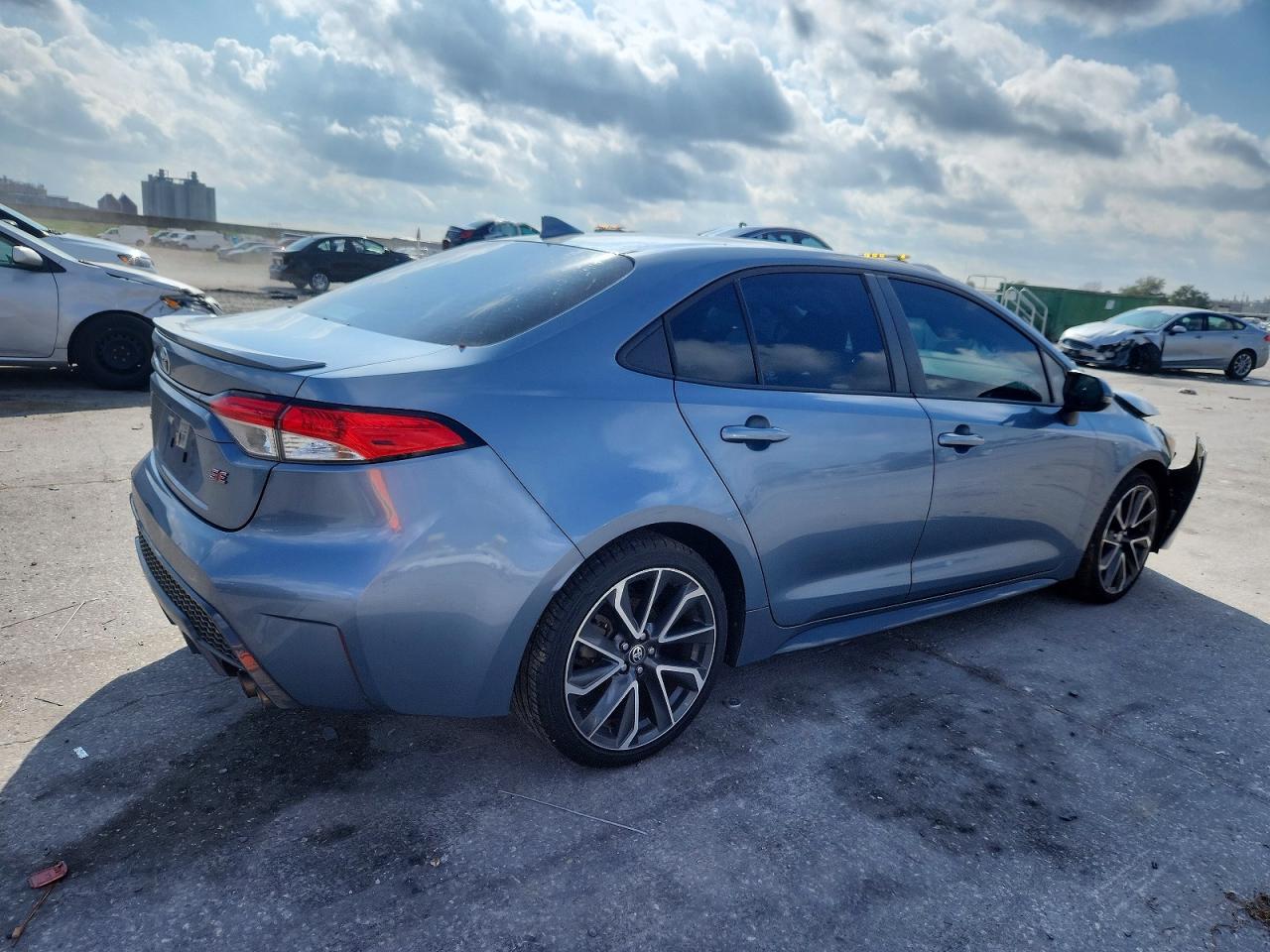 2020 TOYOTA COROLLA SE photo 3