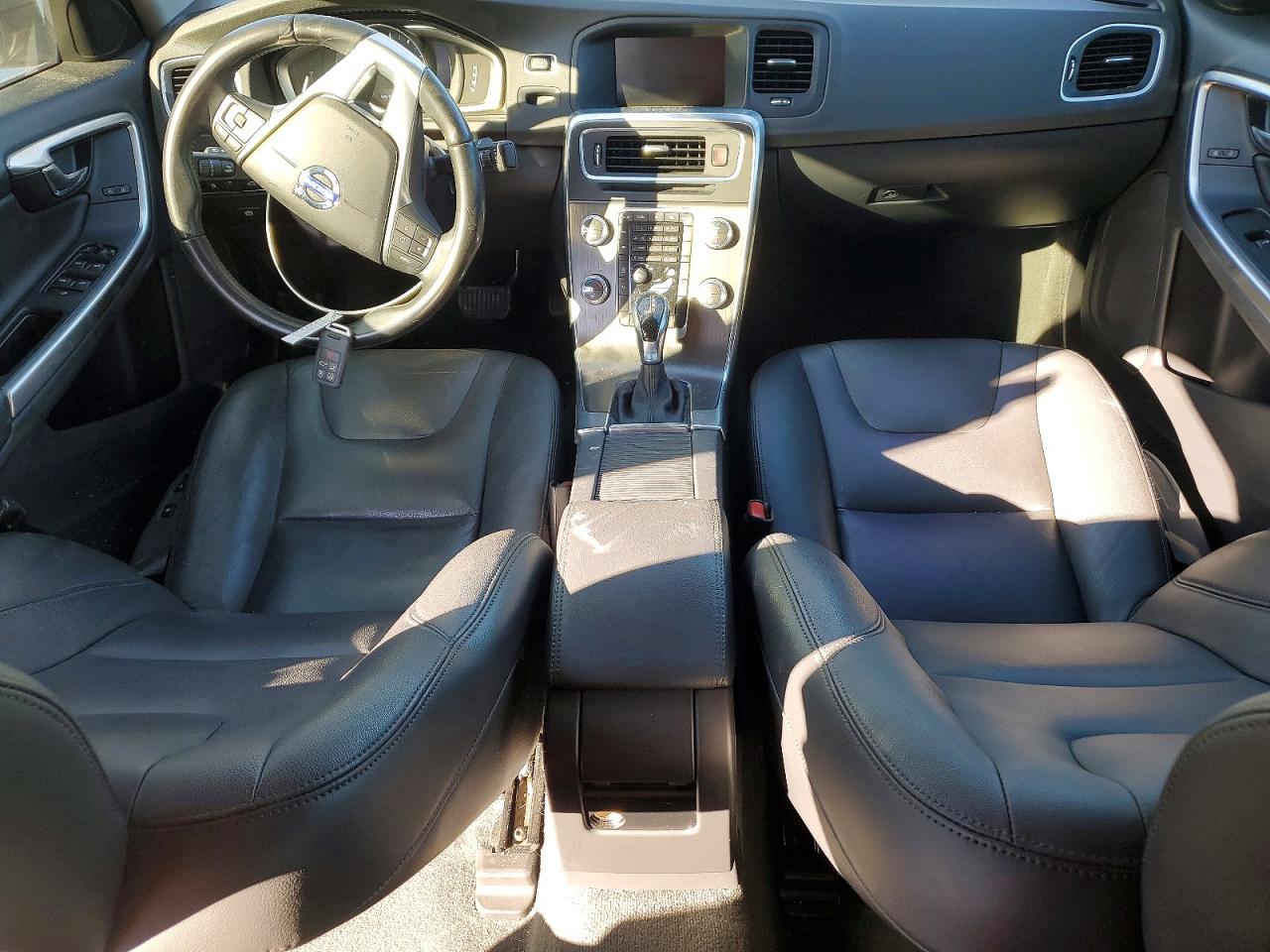 2015 VOLVO S60 PREMIER photo 8