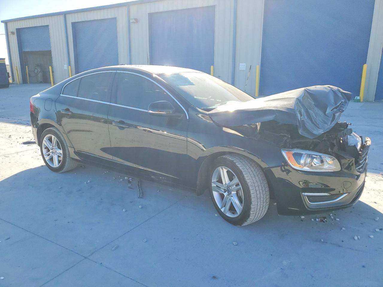 2015 VOLVO S60 PREMIER photo 4