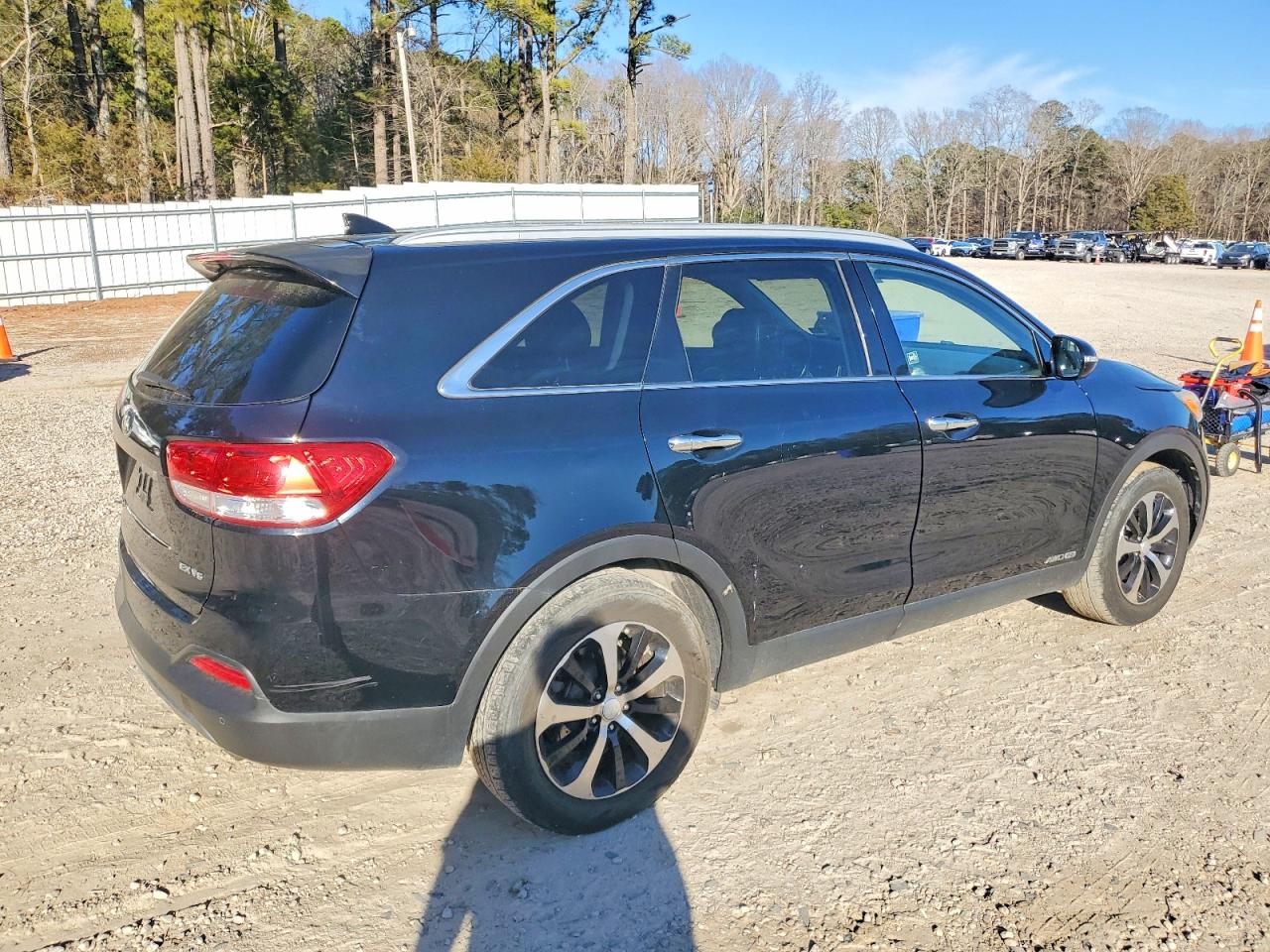 2016 KIA SORENTO photo 3