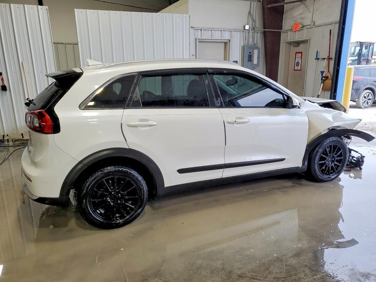 2018 KIA NIRO EX photo 3