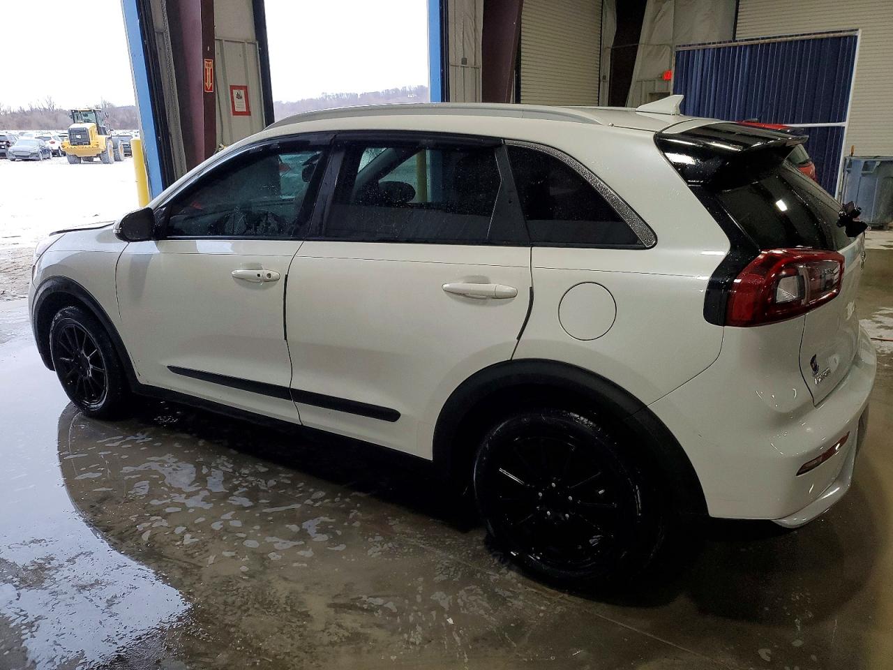 2018 KIA NIRO EX photo 2