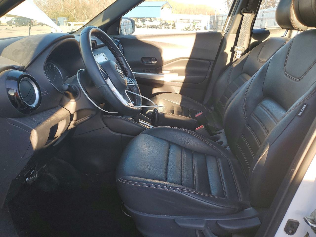 2019 NISSAN KICKS S photo 7