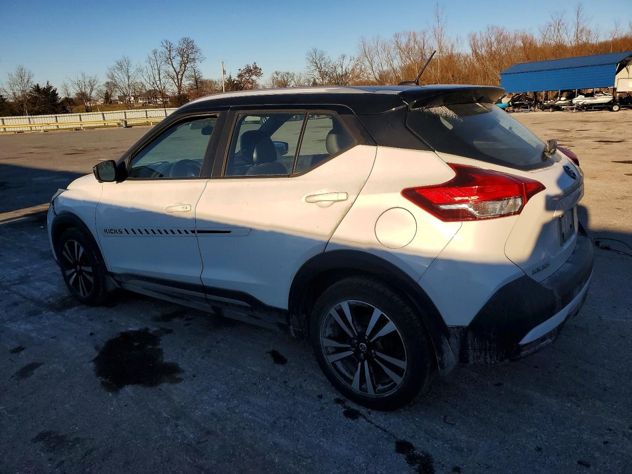 2019 NISSAN KICKS S photo 2