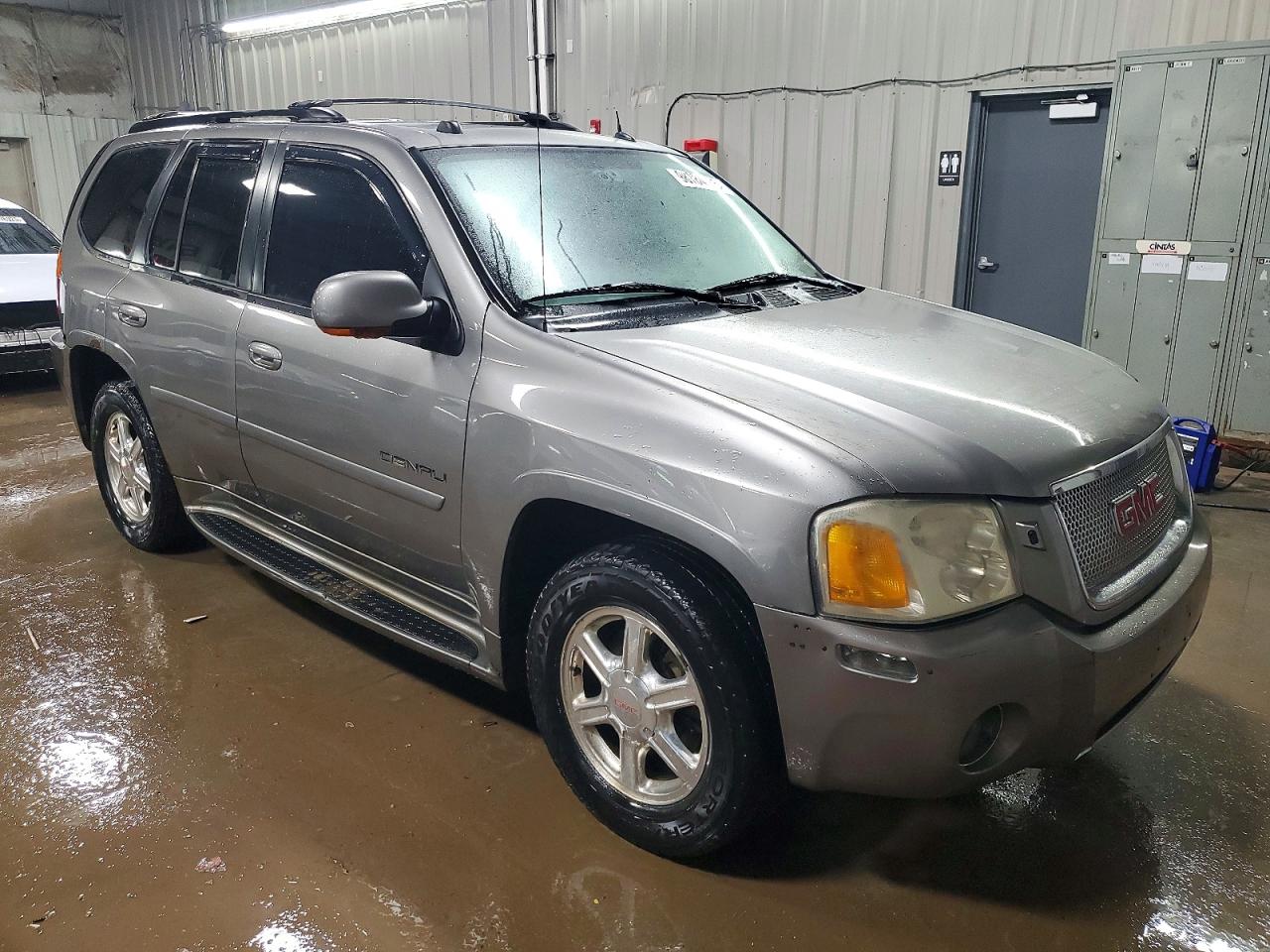 2005 GMC ENVOY DENALI photo 4