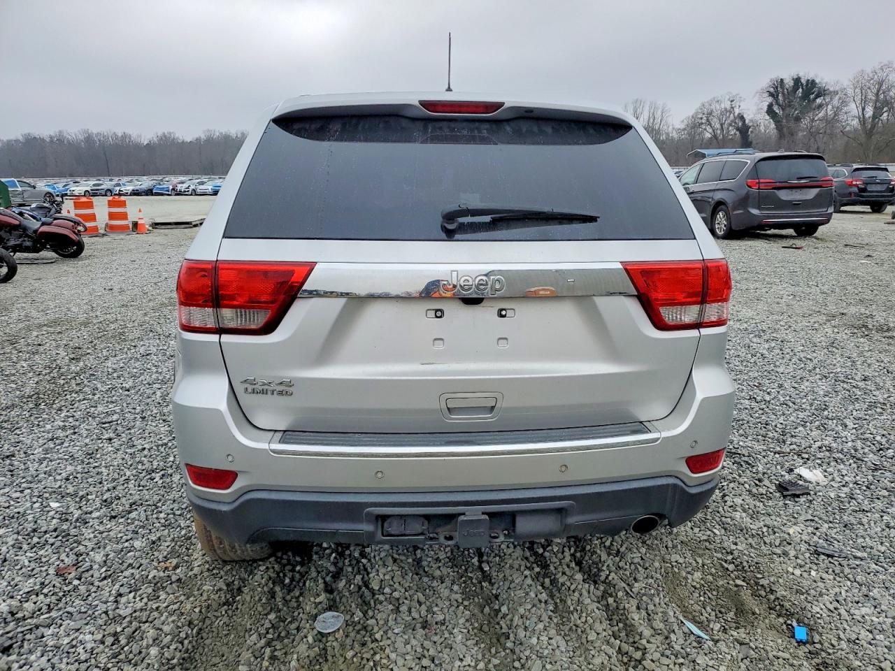 2012 JEEP GRAND CHEROKEE LIMITED photo 6