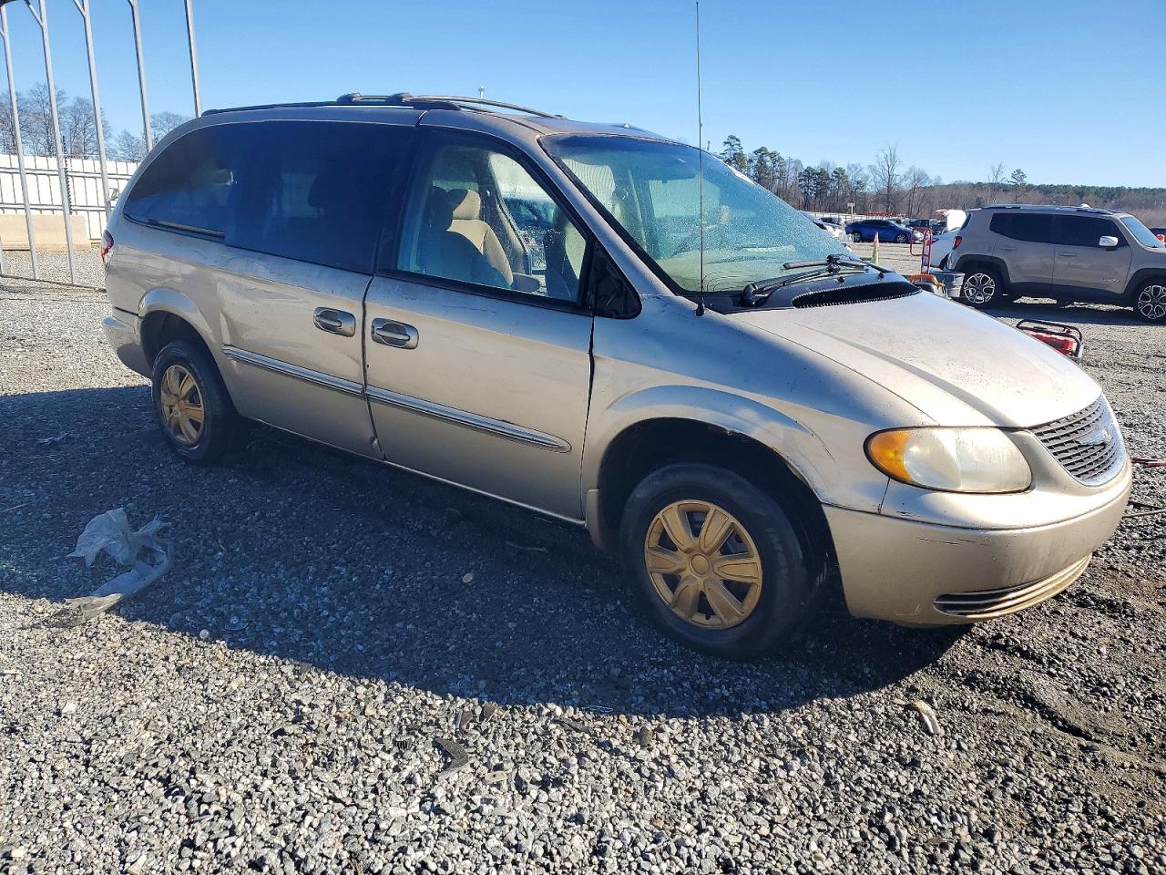 2002 CHRYSLER TOWN & COUNTRY LX photo 4
