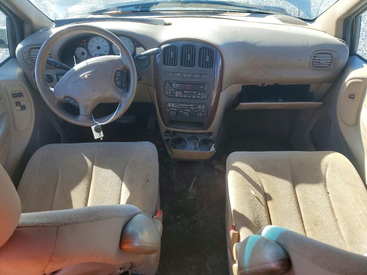 2002 CHRYSLER TOWN & COUNTRY LX photo 8