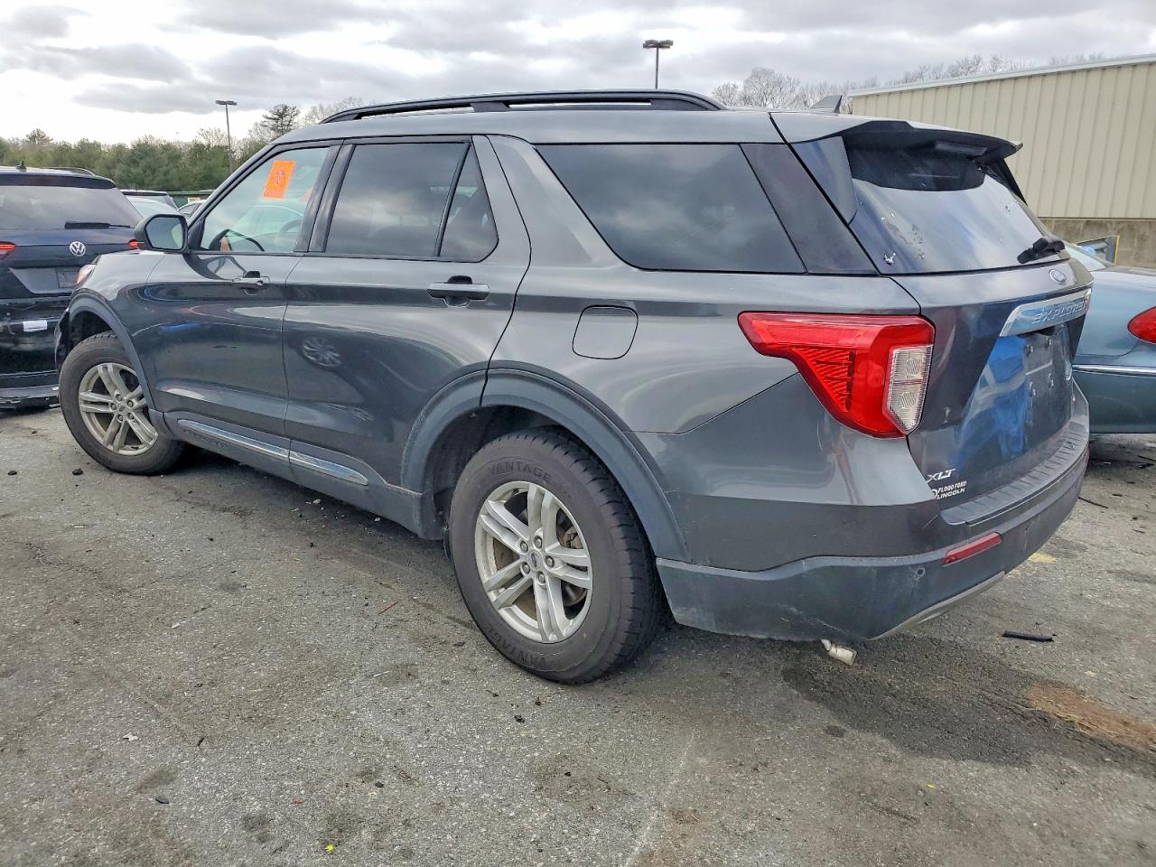 2020 FORD EXPLORER XLT photo 3