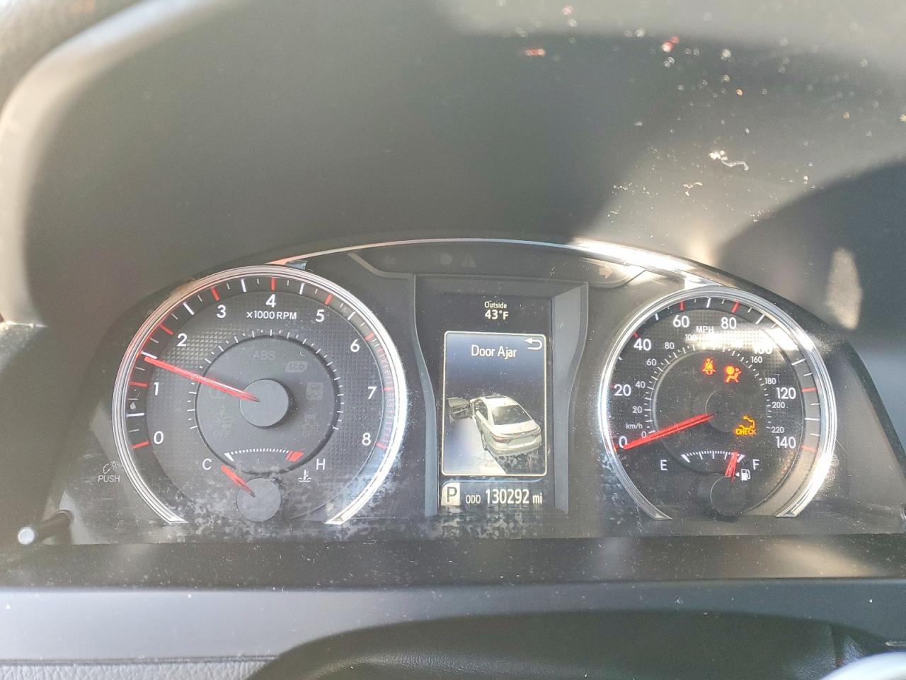 2016 TOYOTA CAMRY SE photo 9