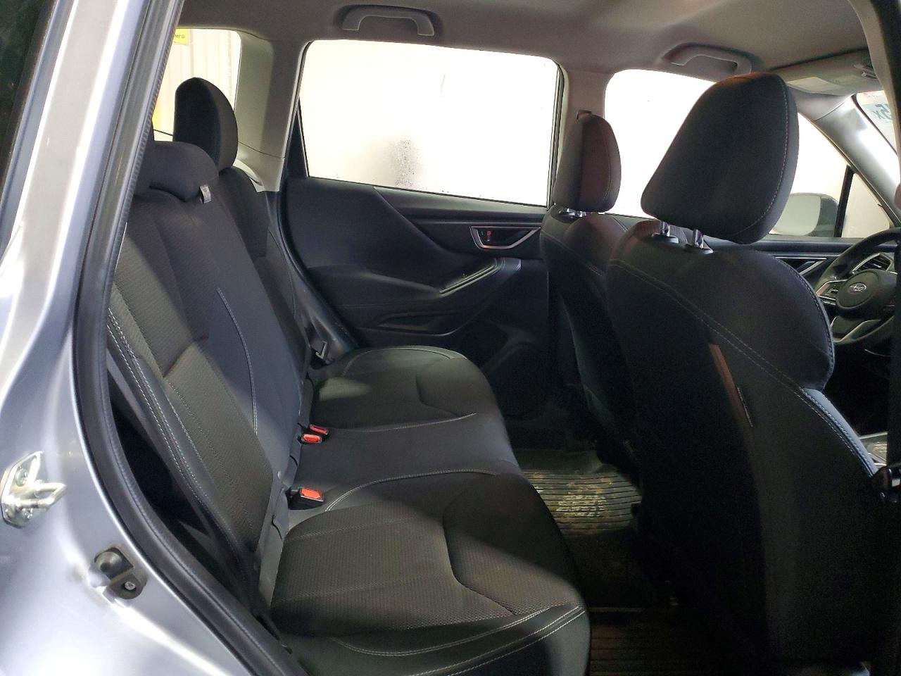 2021 SUBARU FORESTER photo 11