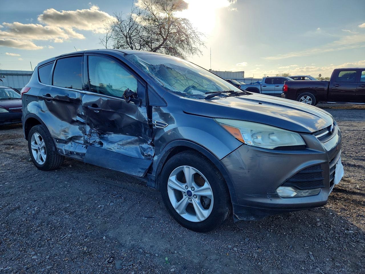 2014 FORD ESCAPE SE photo 4