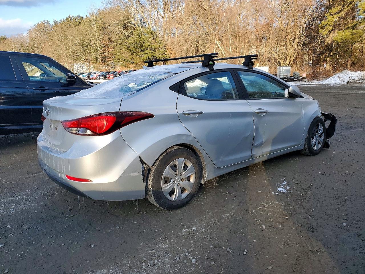 2016 HYUNDAI ELANTRA SE photo 7